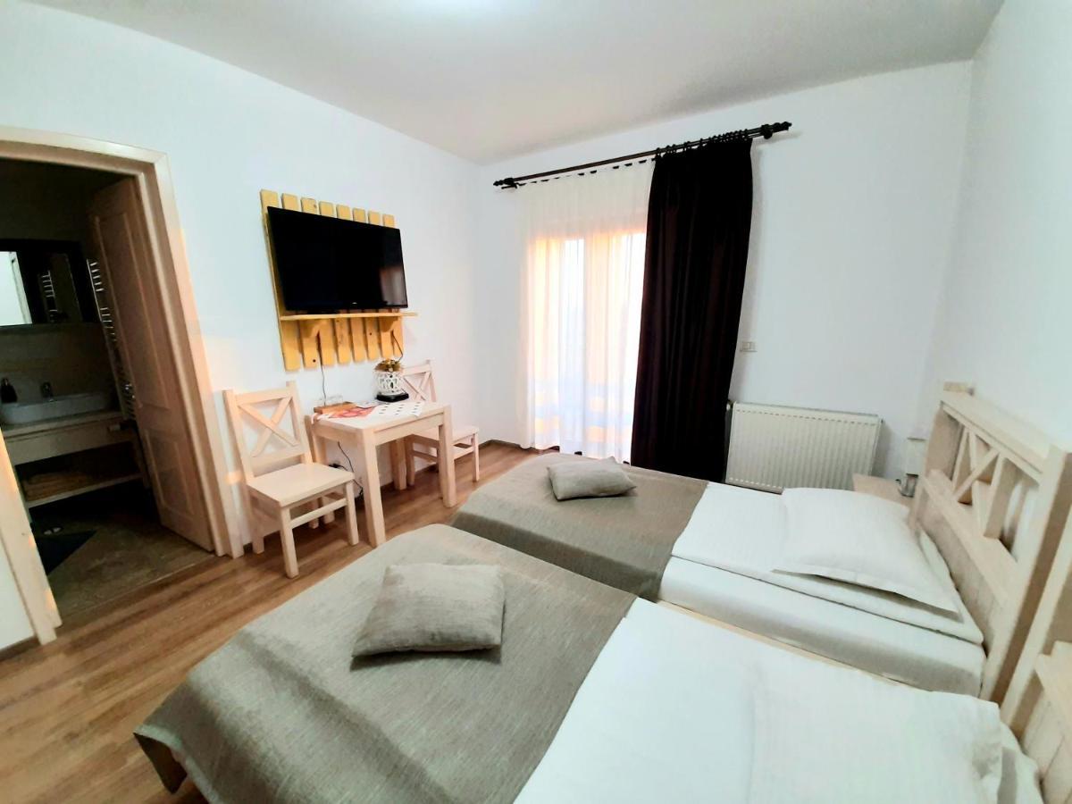 ホテル Dor De Casa Doljeşti エクステリア 写真