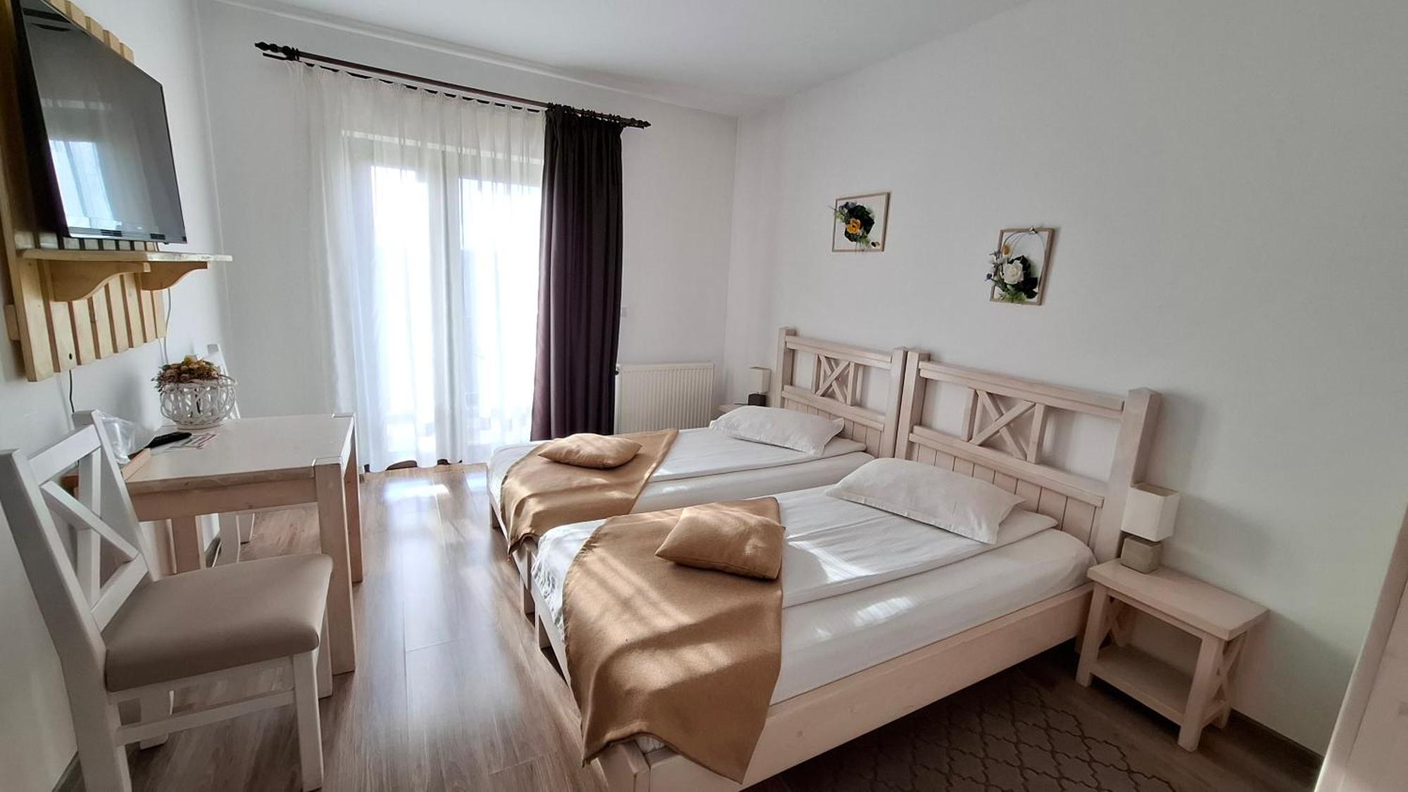 ホテル Dor De Casa Doljeşti エクステリア 写真