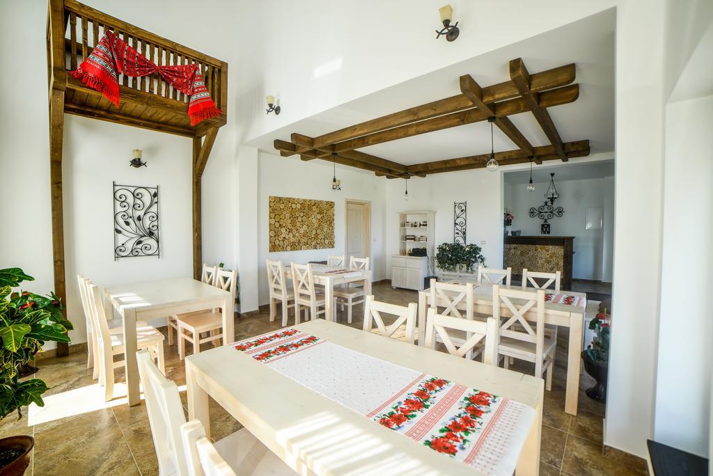 ホテル Dor De Casa Doljeşti エクステリア 写真